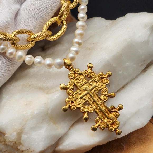 Designer Set 14K Gold Plated Massive Chain Cross Genuine Freshwater Pearls - Picture 4 of 13